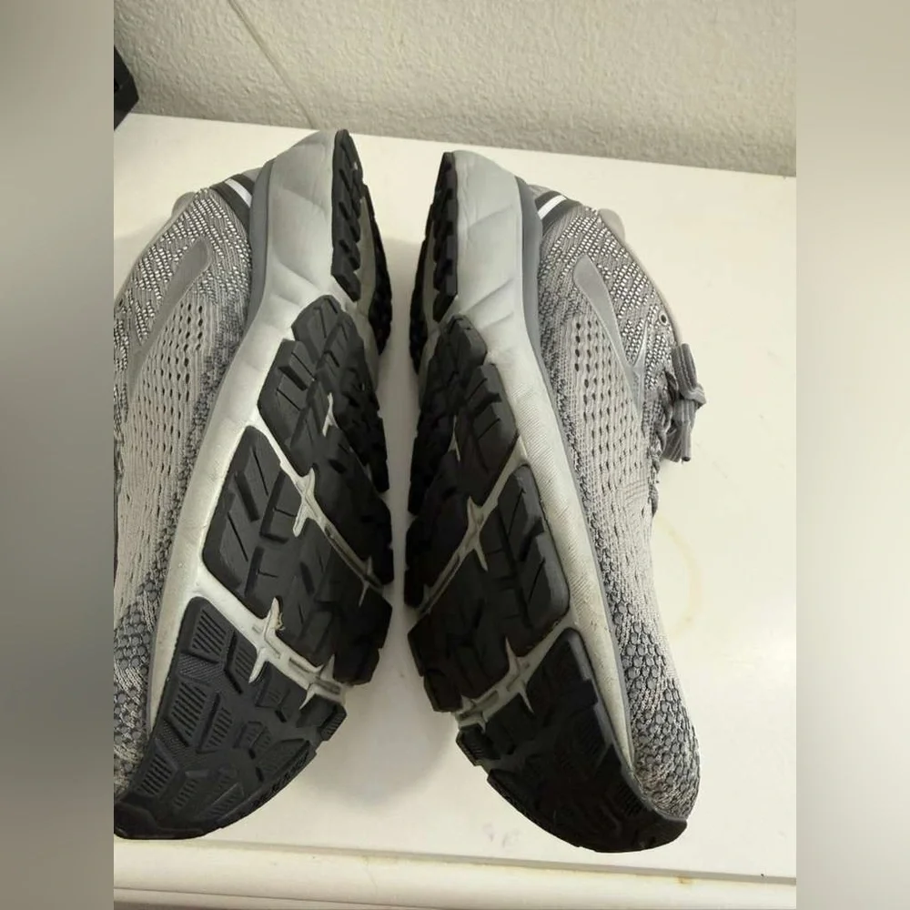 Brooks ghost 11 Men's Athletic Gray Sneakers - Picture 6 of 8